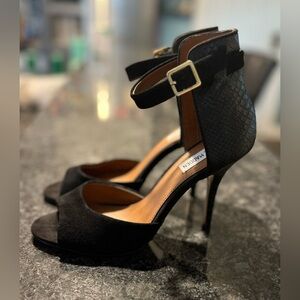 Steve Madden Step Out black leather snake embossed heels Size 8.5‎ M